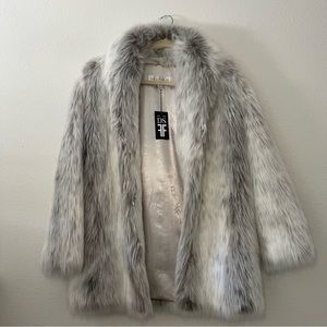 Donna Saylers Fabulous Faux Fur Coat (XS)